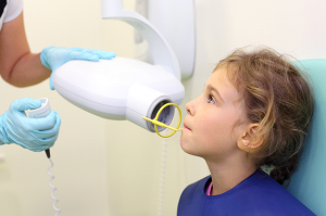 Современный рентген зуба: как его делают и почему это безопасно